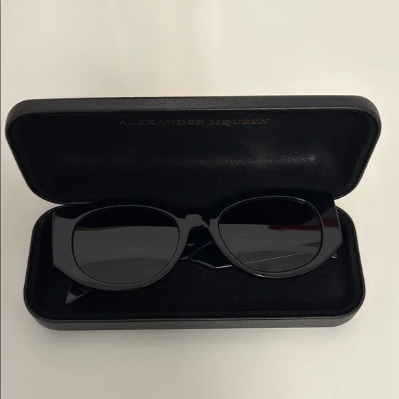 Alexander McQueen | Accessories | 0 Authentic Alexander  display picture 1
